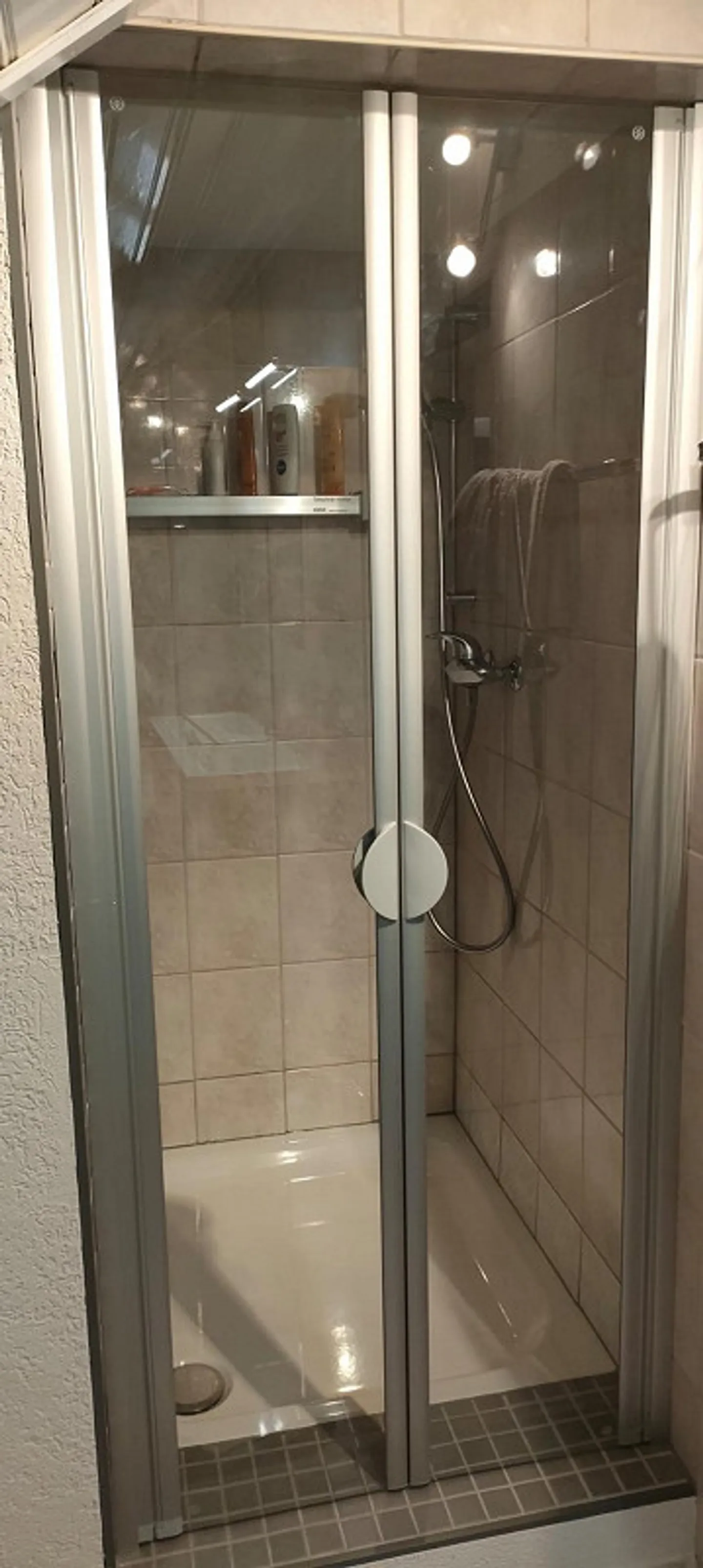 Appartement de 4 1/2 pièces situé au calme dans une maison bifamiliale à louer - Photo 10 sur 12