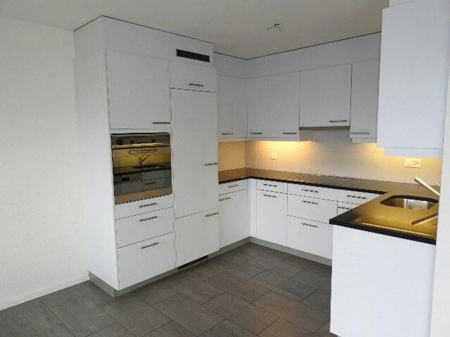 Grosszügige 4.5-Zimmerwohnung - Foto 2 von 12