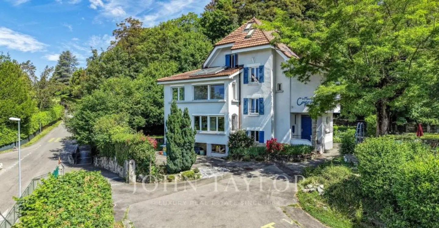 Elegantes Haus mit Seeblick - Foto 2 von 13