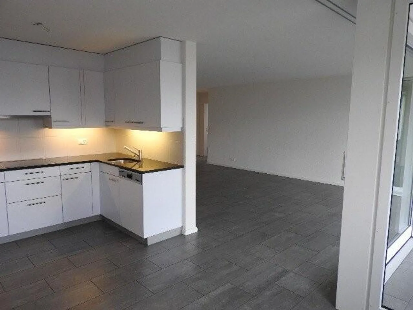 Grosszügige 4.5-Zimmerwohnung - Foto 3 von 12