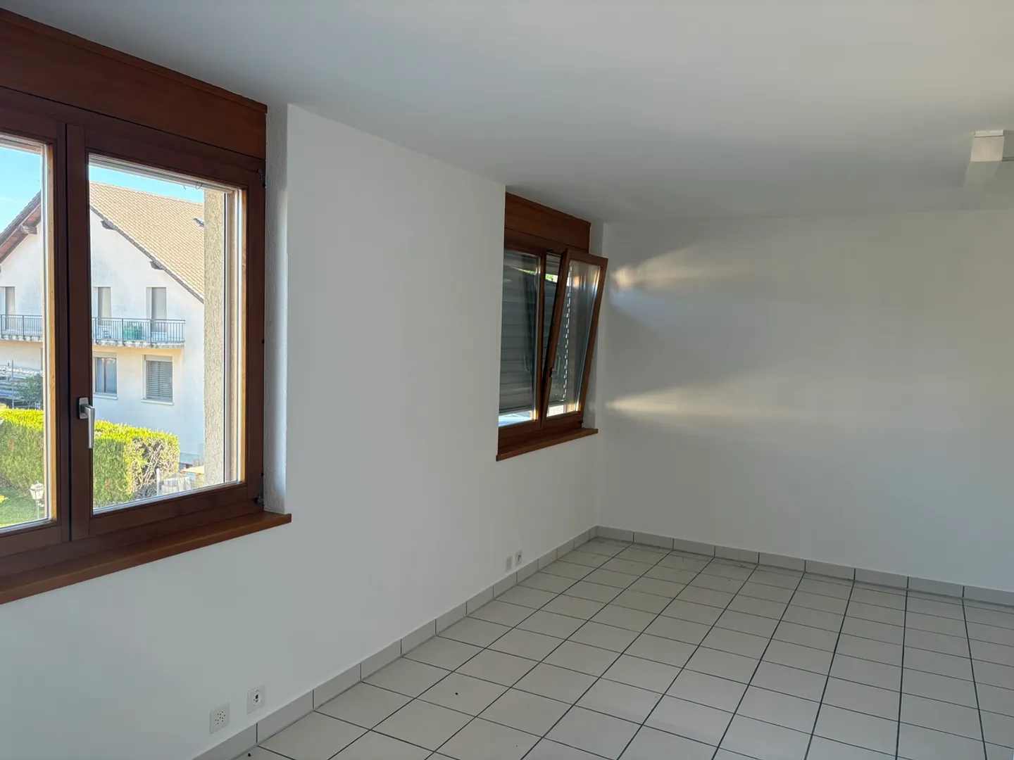 Spazio Commerciale Vicino ai Servizi - Foto 6 di 9