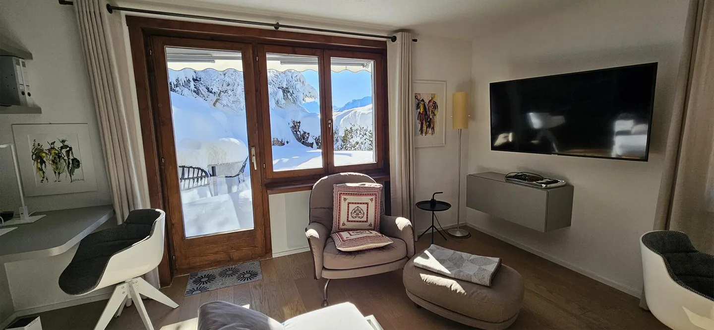 APPARTAMENTO RISTRUTTURATO A LENZERHEIDE CON BELLA AREA GIARDINO - Foto 2 di 15
