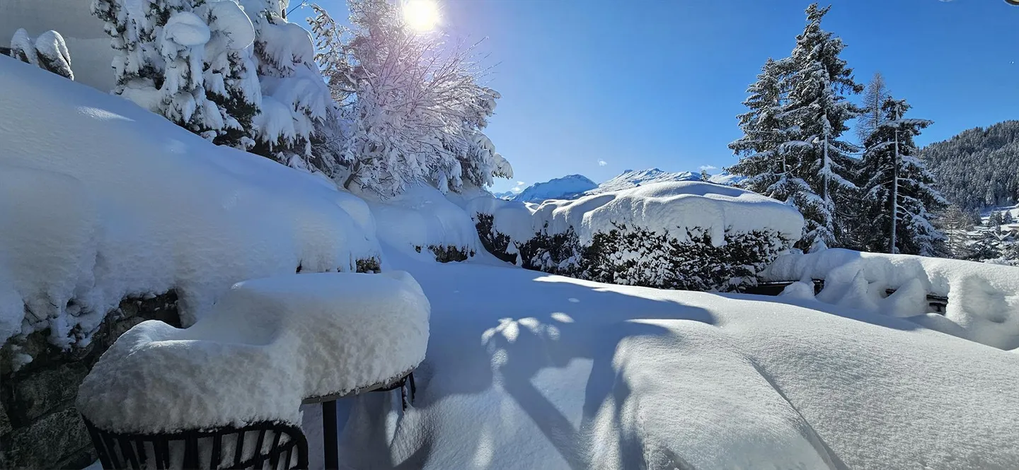 APPARTAMENTO RISTRUTTURATO A LENZERHEIDE CON BELLA AREA GIARDINO - Foto 3 di 15