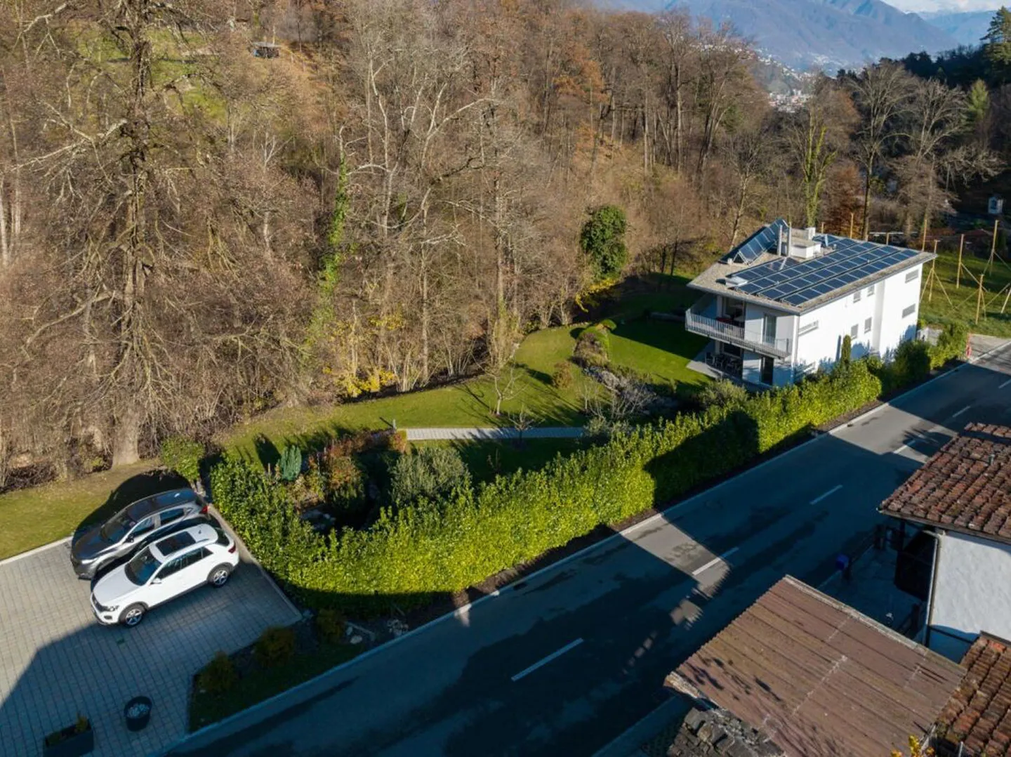 Modern House with Three Apartments, Large Plot and Private Stream - Photo 6 of 6