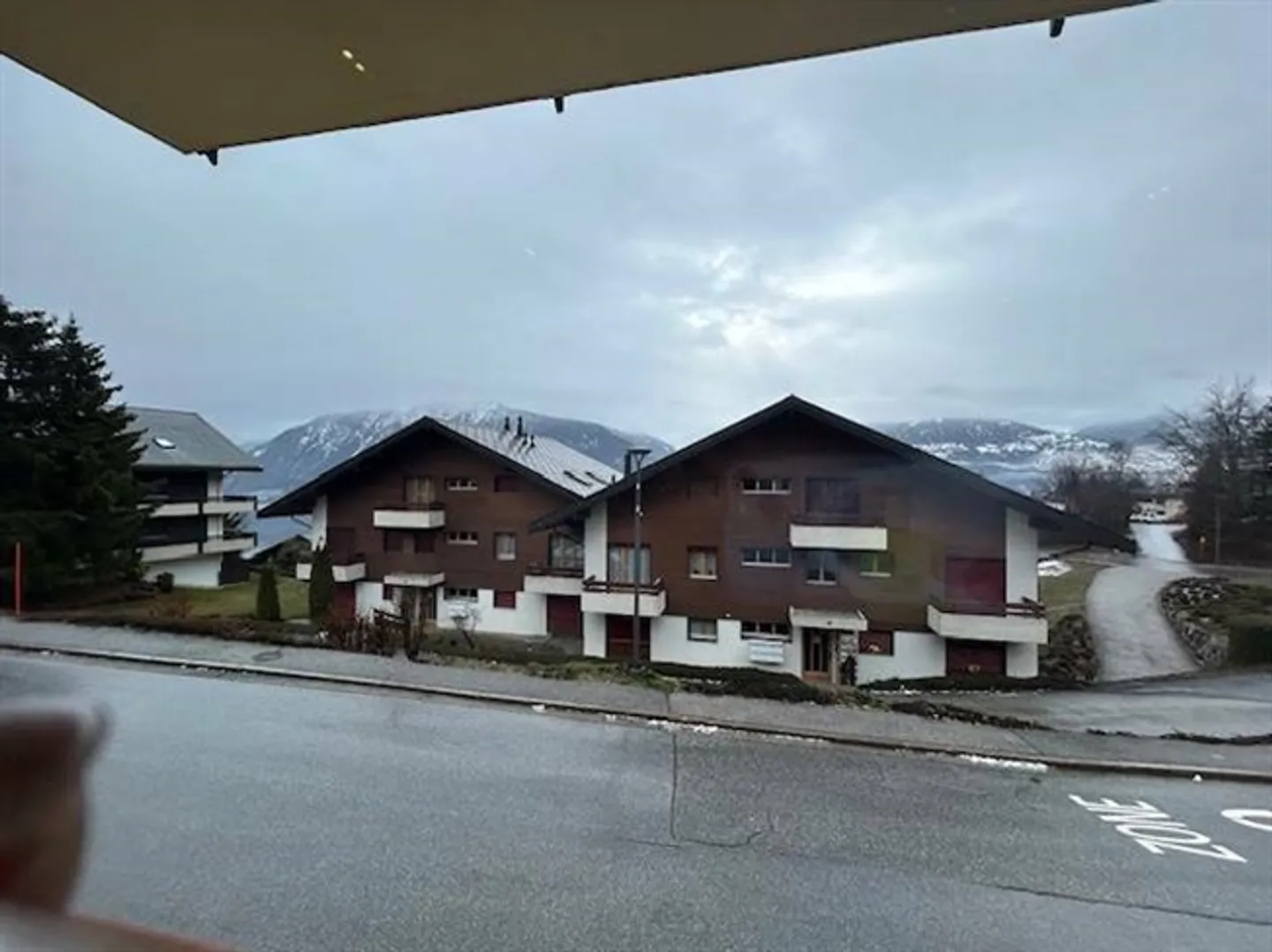 Restaurant with 3 holiday apartments between Crans-Montana and Sierre - Photo 5 of 6