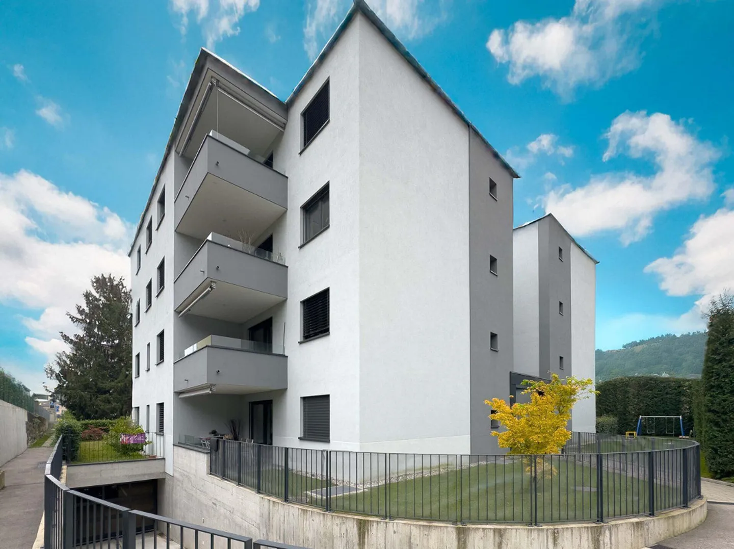 Pour un revenu ou un usage privé, très nouveau, élégant appartement de 2,5 pièces avec jardin privé - Photo 1 sur 14