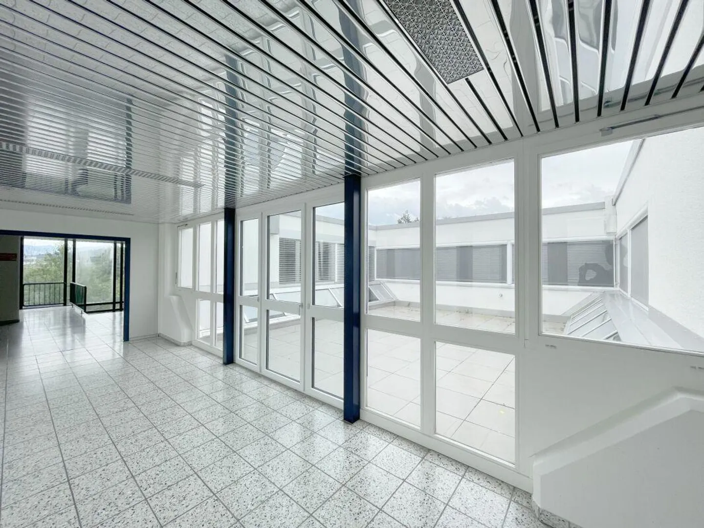 Single Office for Rent 20 - 52 m2 - depending on needs - Photo 2 of 8