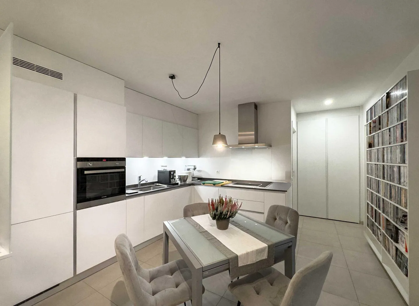 Pour un revenu ou un usage privé, très nouveau, élégant appartement de 2,5 pièces avec jardin privé - Photo 9 sur 14