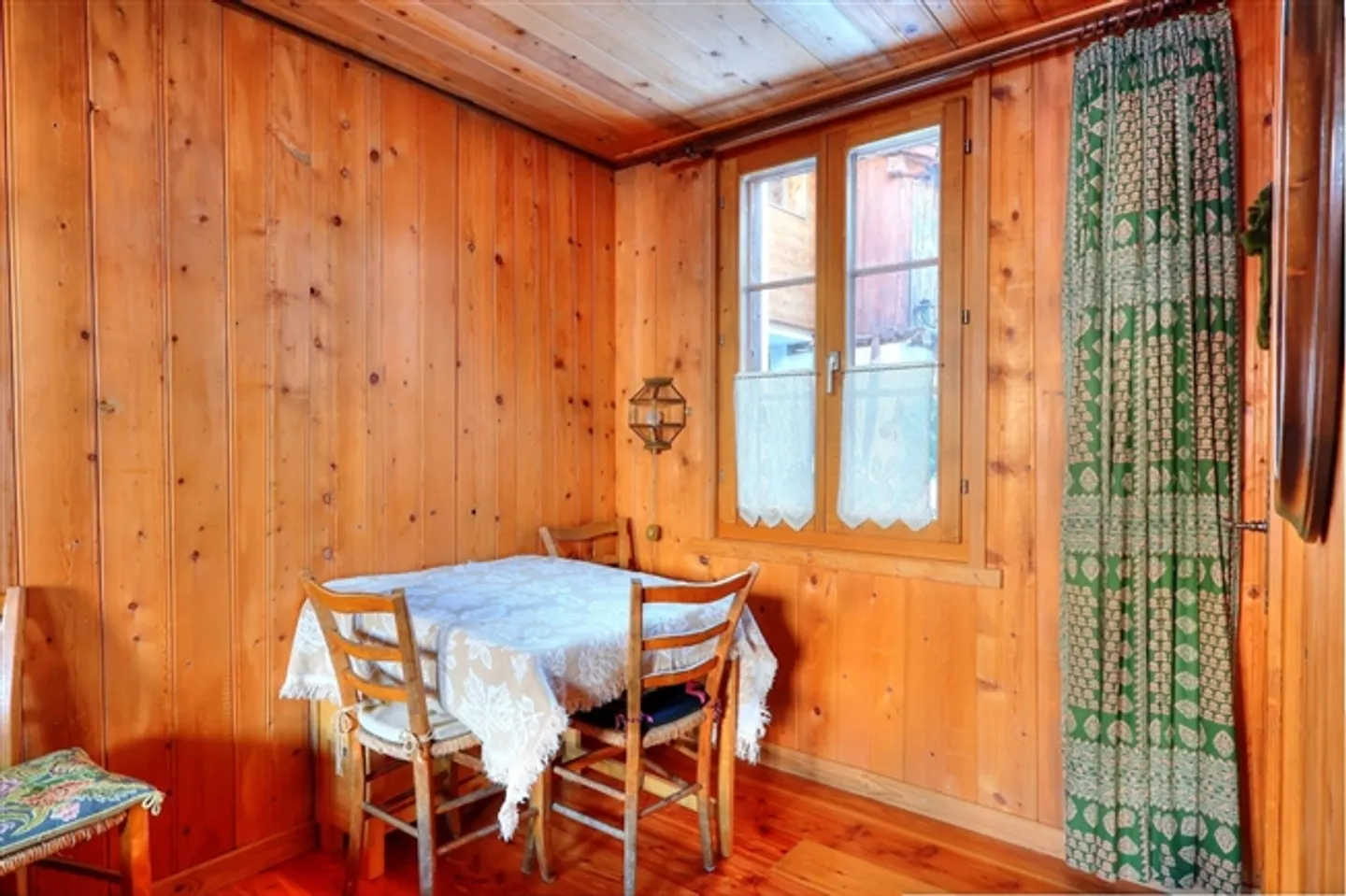 Prassurny | Studio with Garage and Row House Barn - Photo 7 of 8