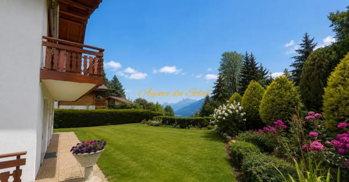 Außergewöhnliches Familienchalet in privilegierter, ruhiger und grüner Umgebung in Crans! - Foto 1 von 13
