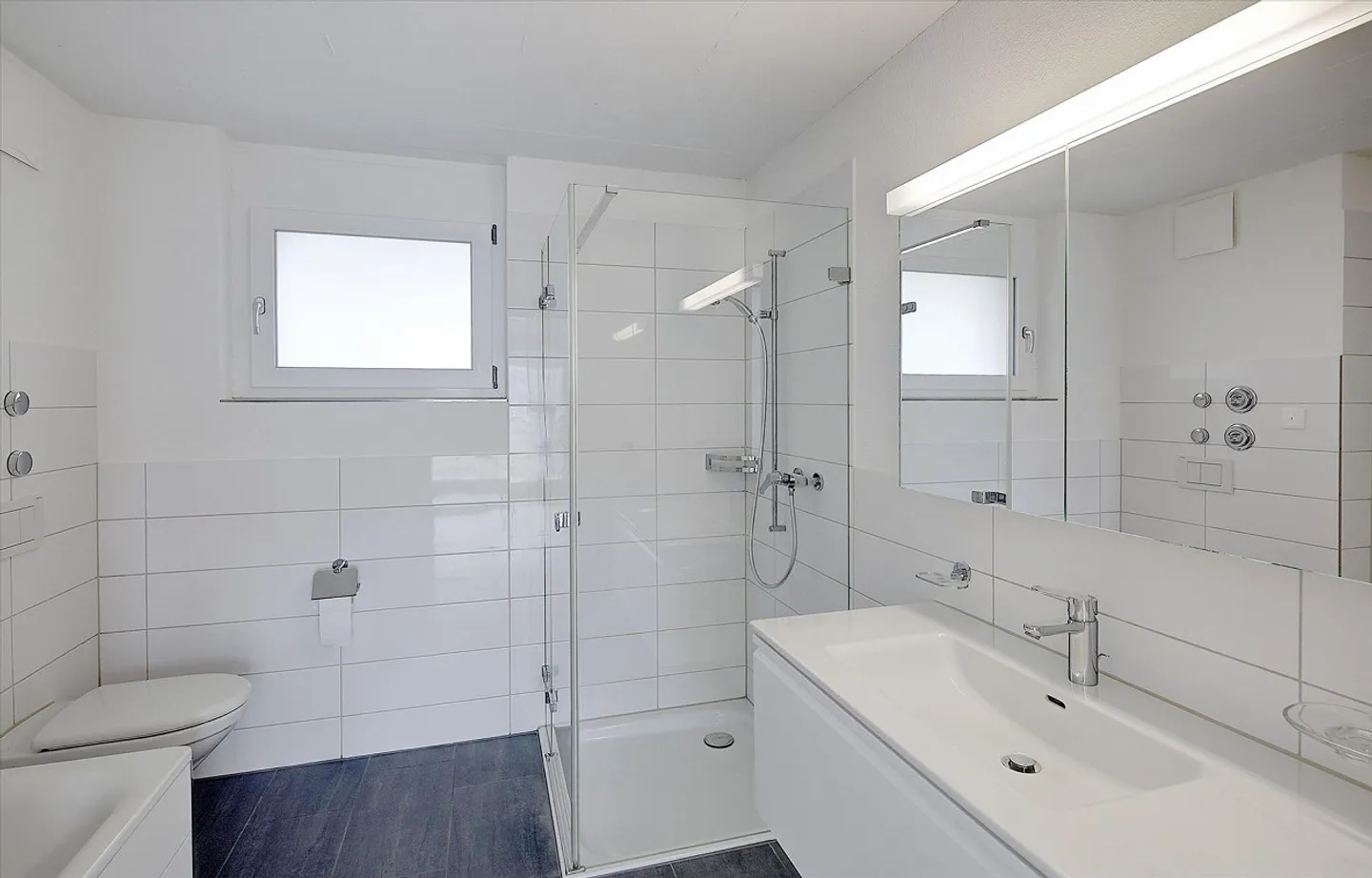 Modernes Apartment mit Balkon - Foto 4 von 6