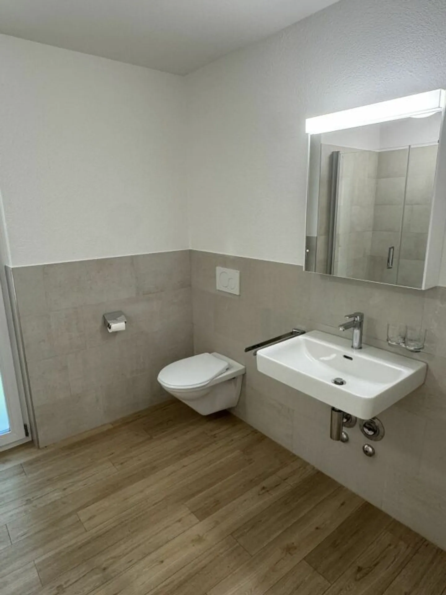 Central 2.5 Room - Ground Floor Apartment - Photo 6 of 13