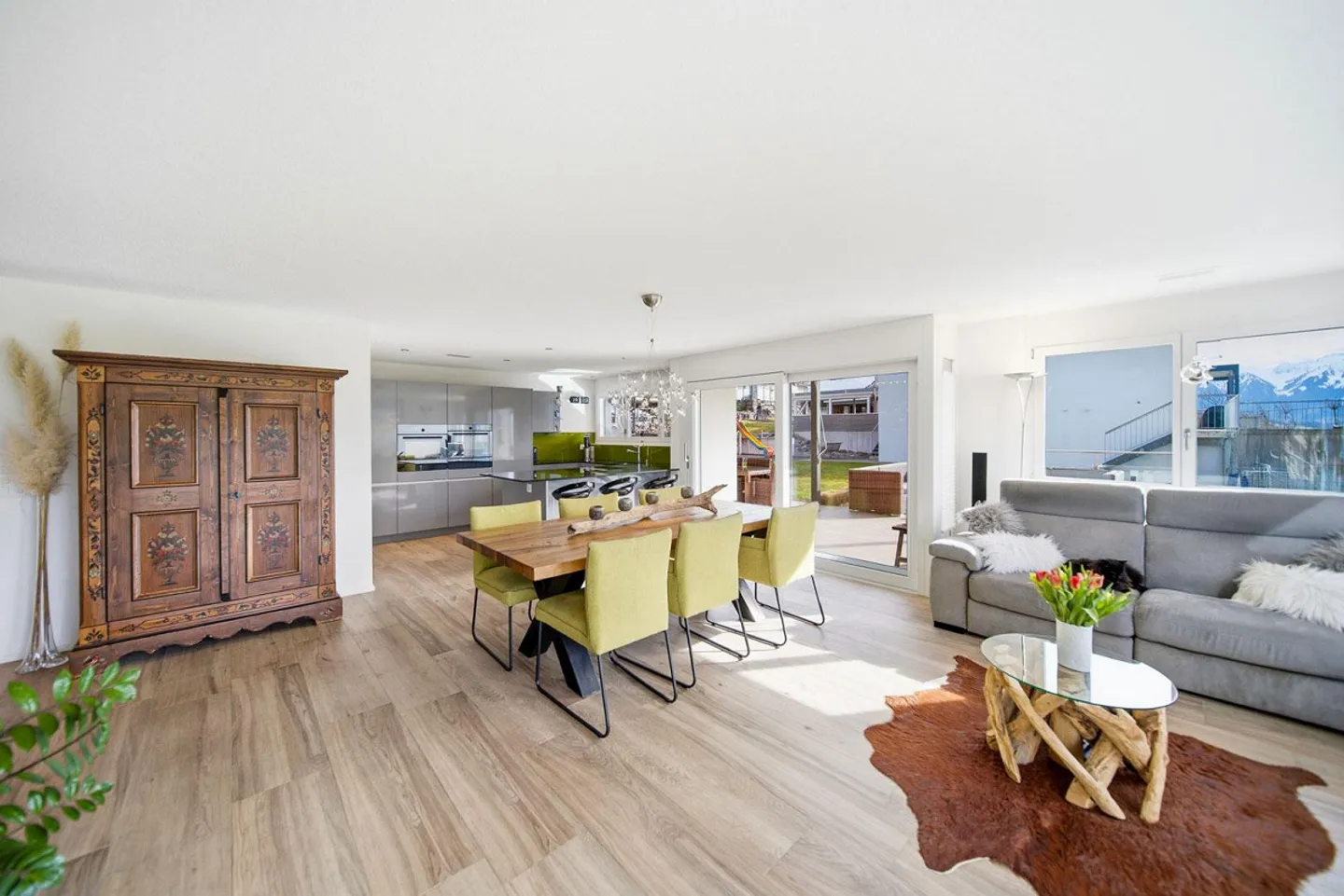 MODERN GARDEN APARTMENT WITH A DREAM VIEW OF THE BERN ALPS - Photo 2 of 5