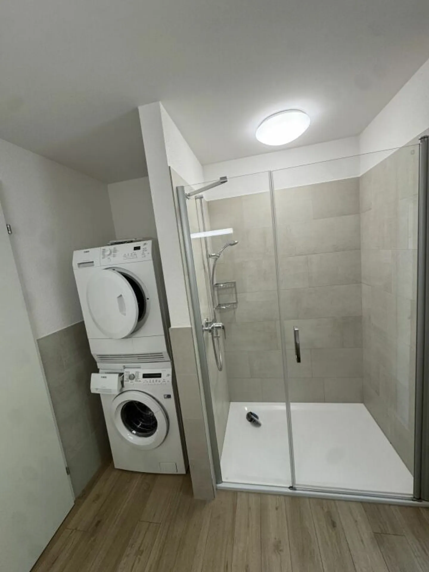 Central 2.5 Room - Ground Floor Apartment - Photo 7 of 13