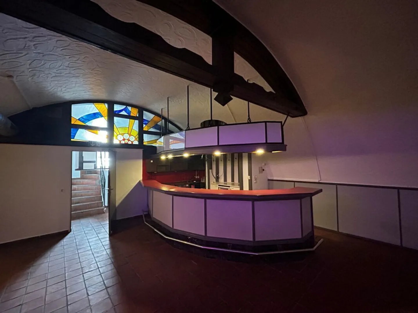 Bar culturale / cantina della birra / clubhouse / cantina di campionamento / sala freccette, ecc. - Foto 2 di 10