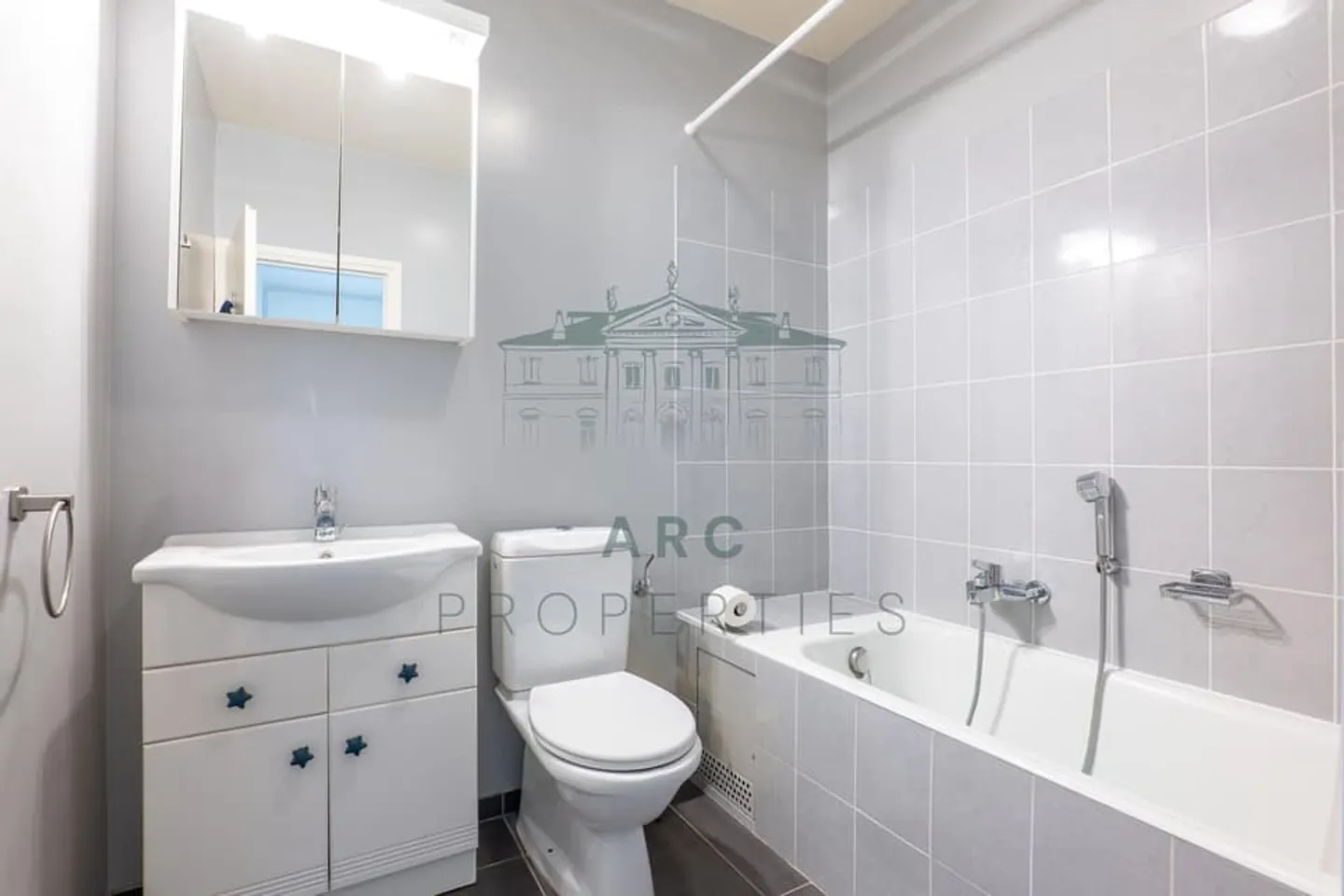 CHAMPEL - CROSSING APARTMENT - Photo 7 of 11