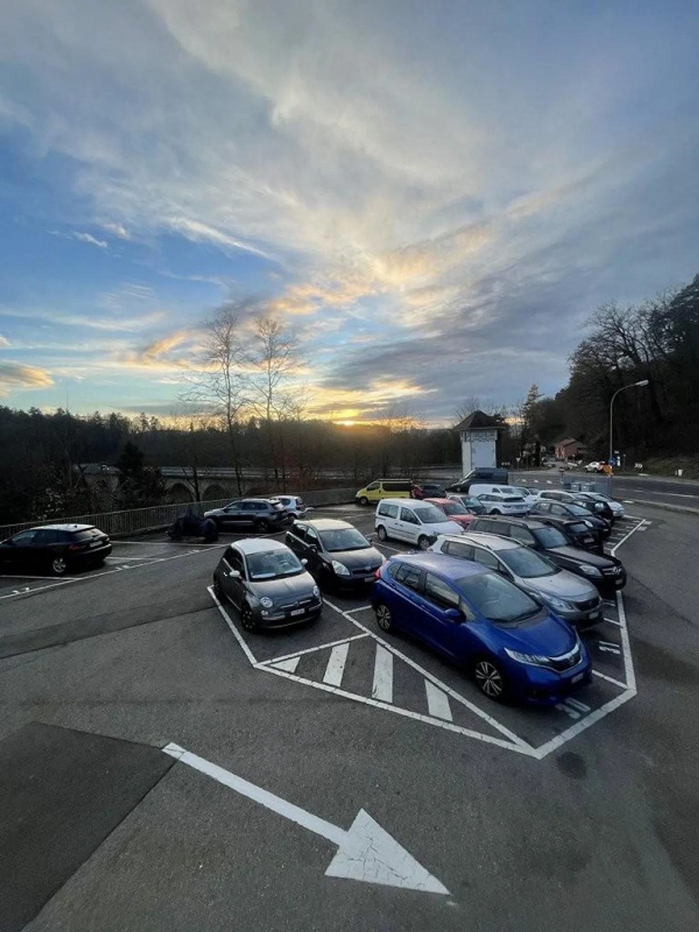 Outdoor parking space for rent! - Photo 1 of 1