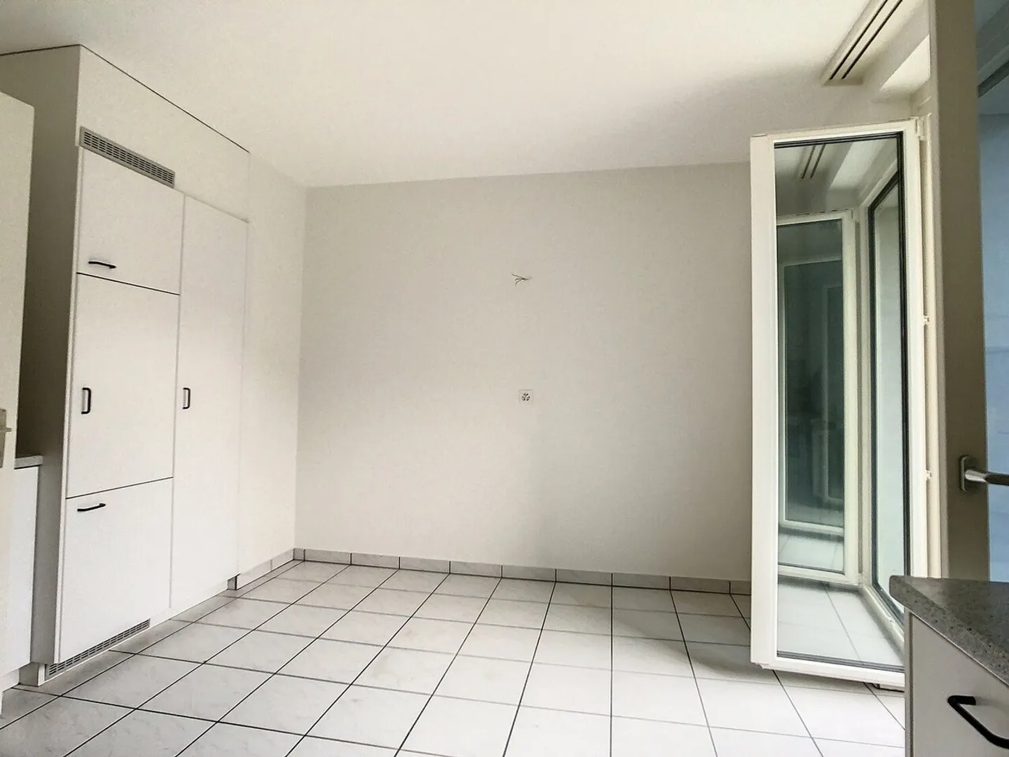 Charming 2-room apartment - Photo 3 of 9