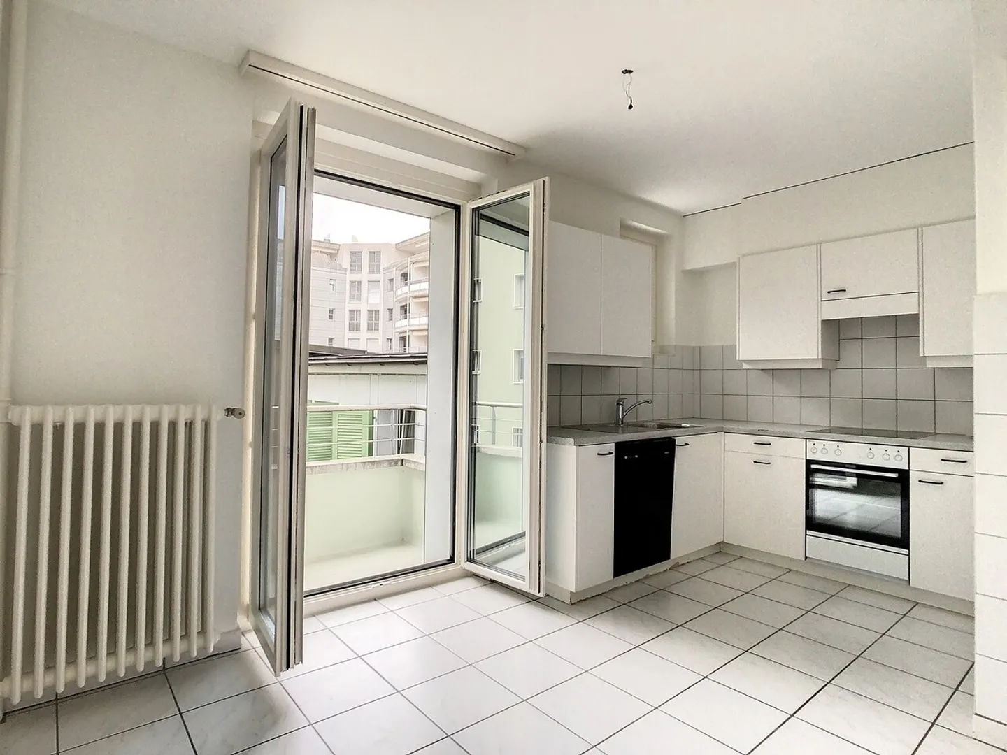 Charming 2-room apartment - Photo 1 of 9