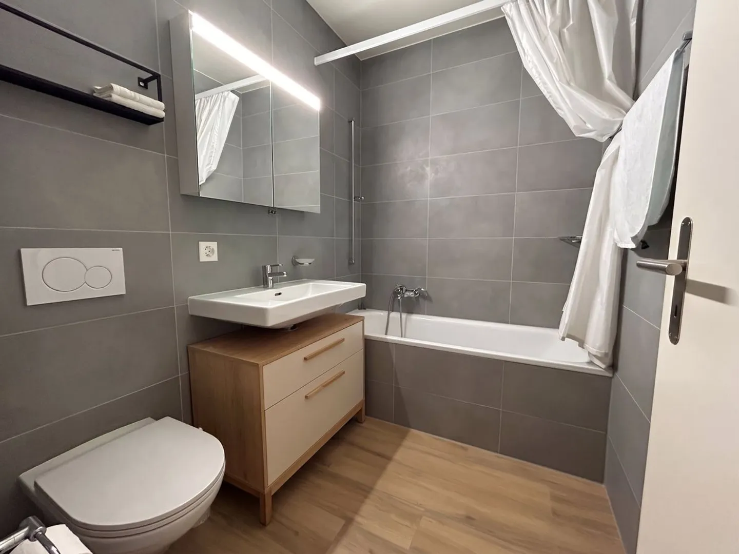 Apartment for Sale in Belmont - 4.5 Rooms with 120m2, Garage and Gallery - Photo 11 of 13