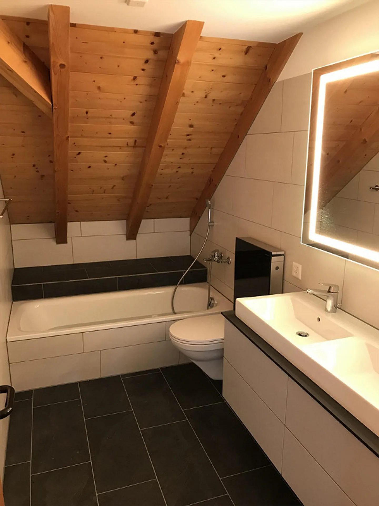 Maisonette Dachwohnung 4 1/2 Zimmer mit Galerie - Foto 9 von 20