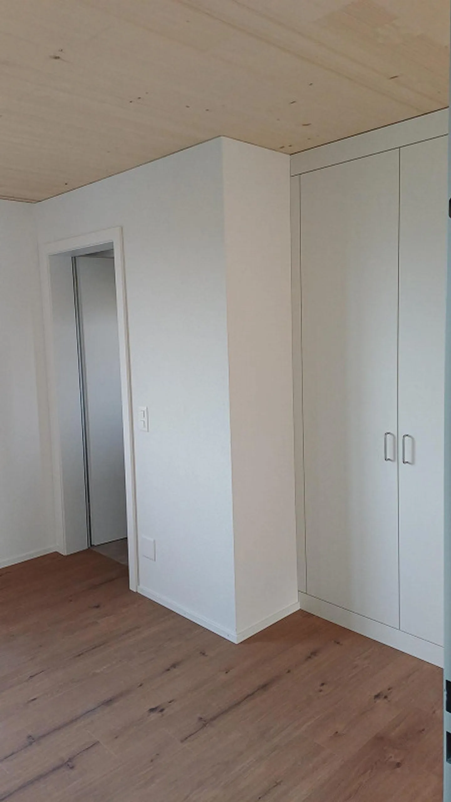 FIRST RENTAL: 5-room attic apartment (3rd floor) 140m2 with loggia - Photo 3 of 18