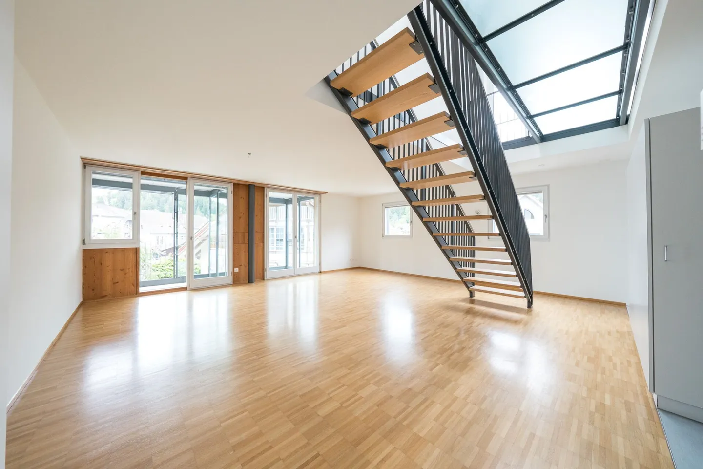 Appartement en coin en duplex de 4,5 pièces au centre - Photo 3 sur 18