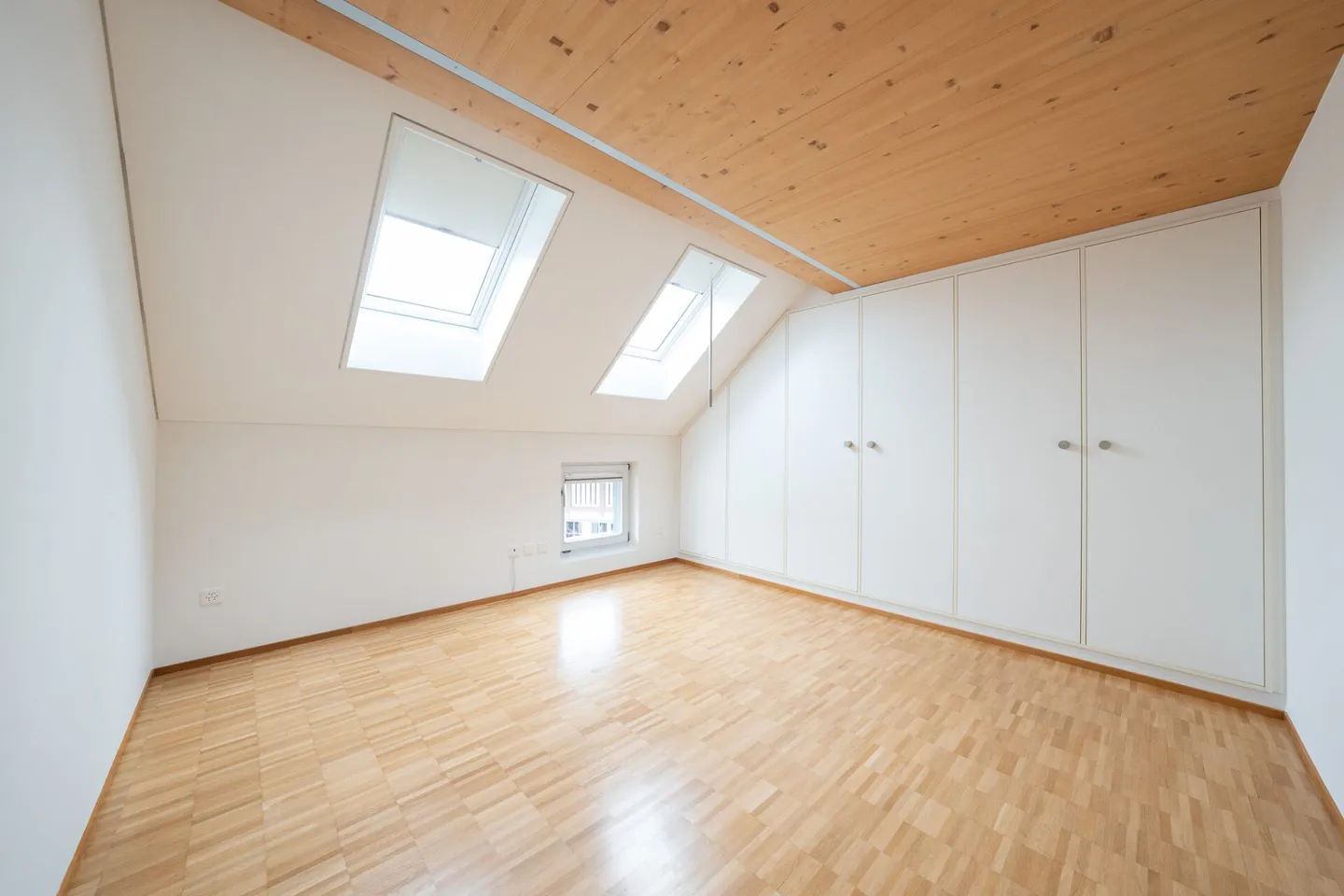 Appartement en coin en duplex de 4,5 pièces au centre - Photo 10 sur 18