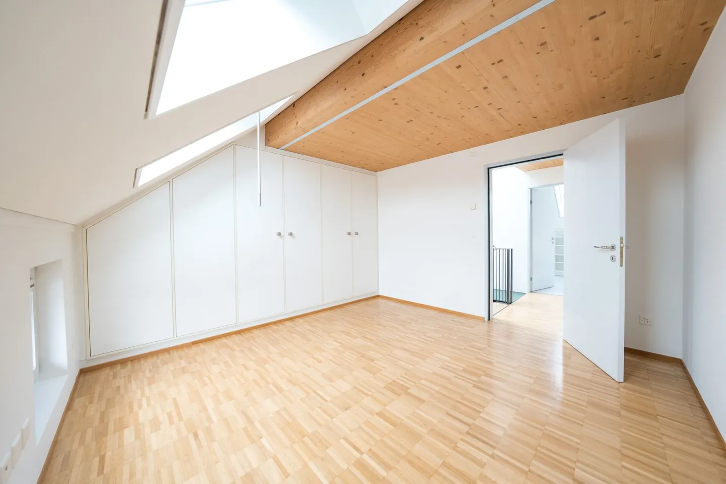 Appartement en coin en duplex de 4,5 pièces au centre - Photo 9 sur 18