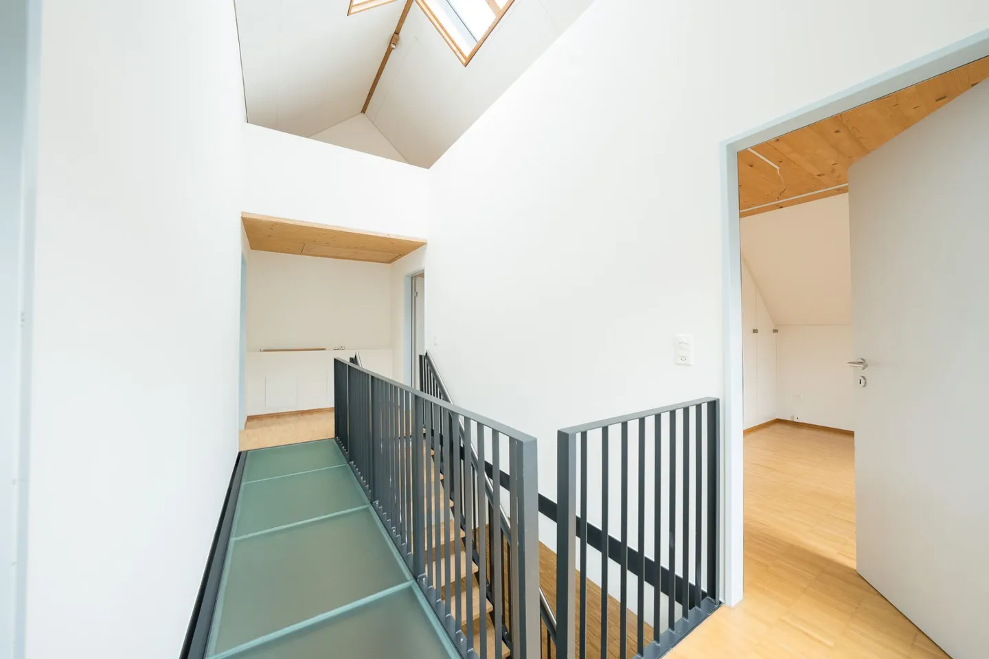 Appartement en coin en duplex de 4,5 pièces au centre - Photo 13 sur 18