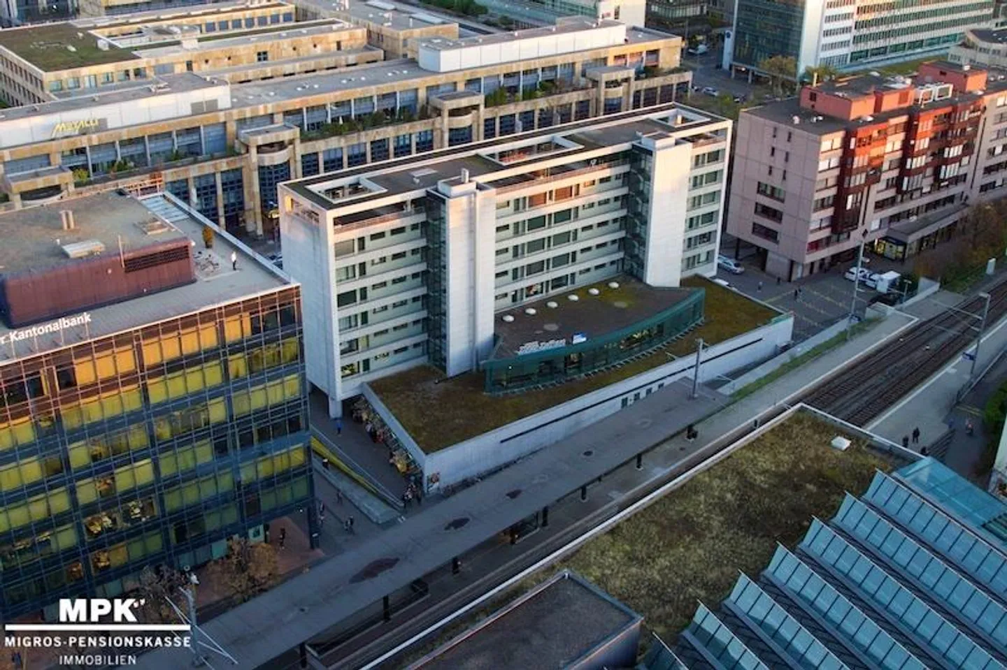 Parkplatz beim Bahnhof Zug - Foto 1 di 1