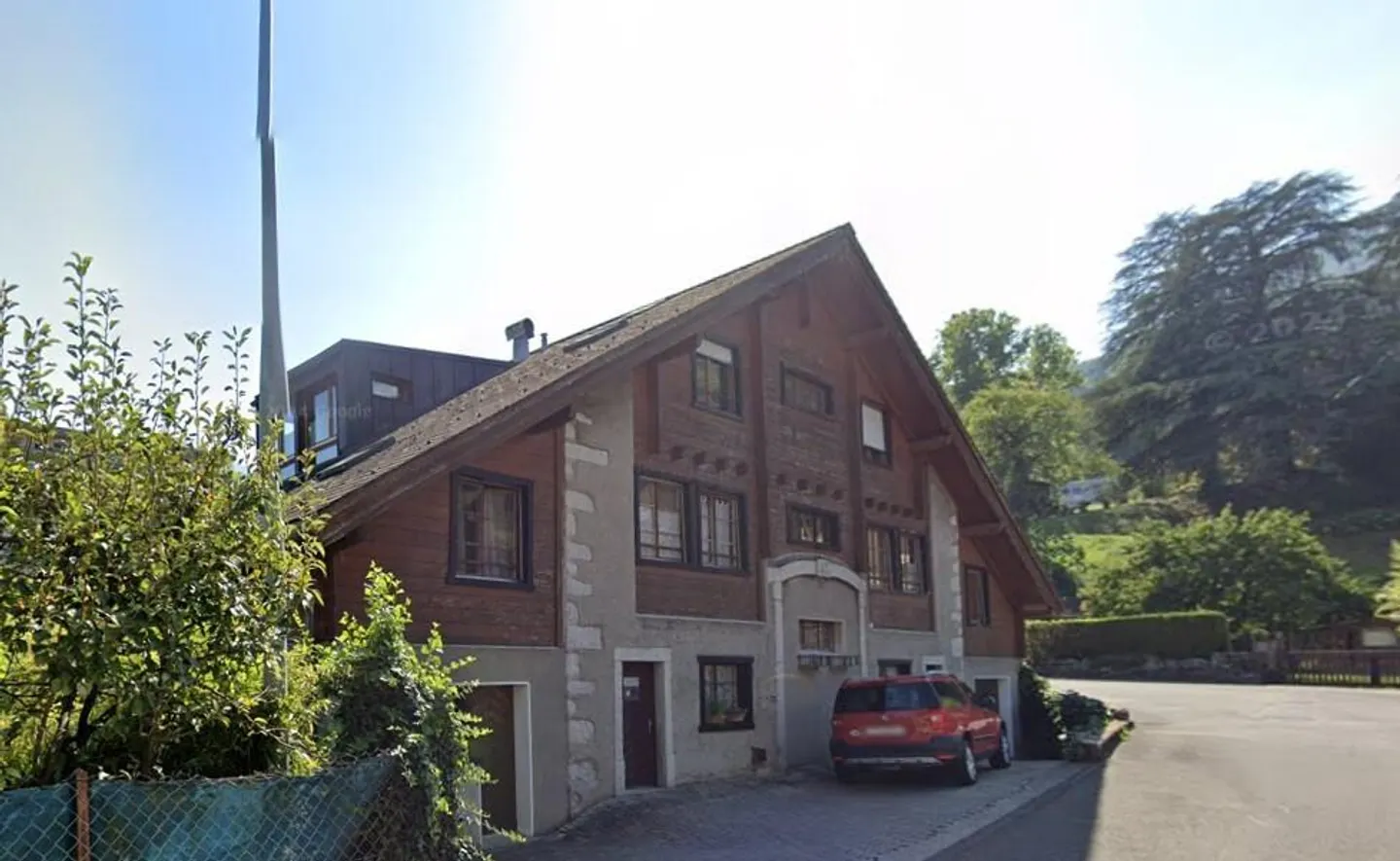 BEAUTIFUL 4-ROOM APARTMENT WITH CHARACTER - Photo 1 of 10