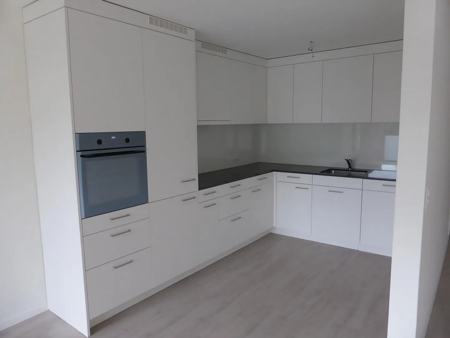 Freshly renovated 3.5-room apartment - Photo 1 of 10