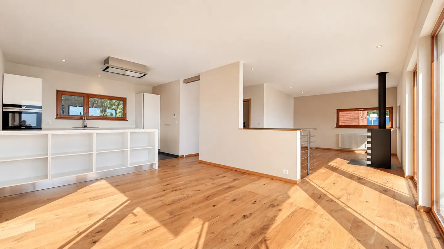 Stunning Villa with Alpine Views - Photo 6 of 17