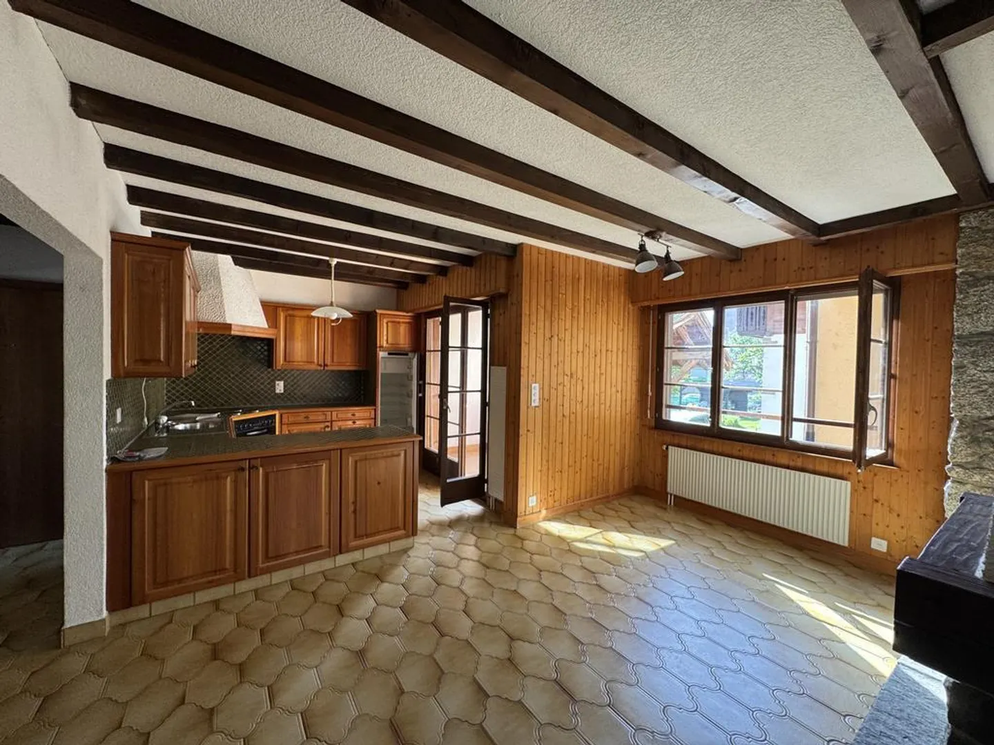BEAUTIFUL 4-ROOM APARTMENT WITH CHARACTER - Photo 10 of 10