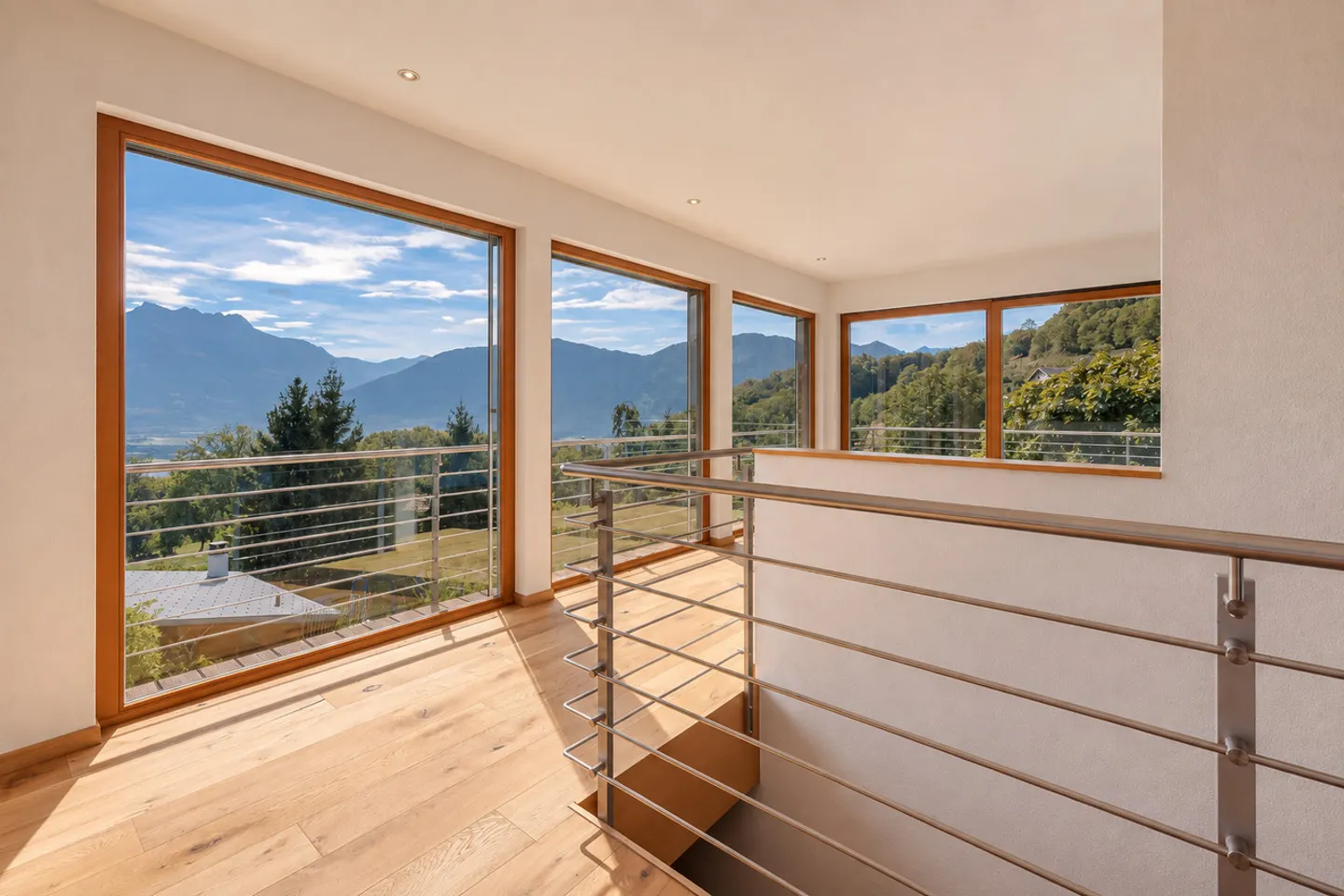 Stunning Villa with Alpine Views - Photo 7 of 17