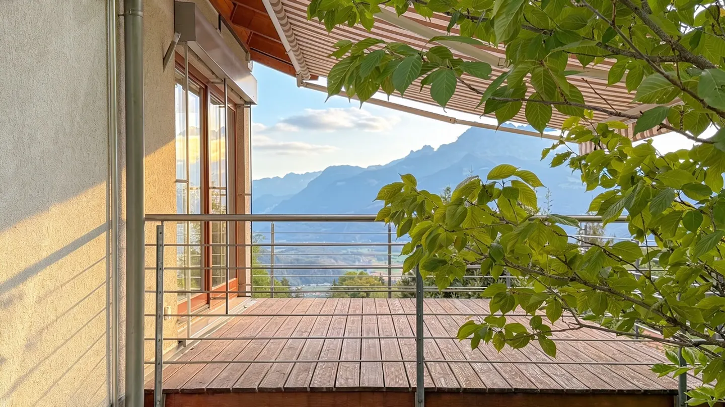 Stunning Villa with Alpine Views - Photo 10 of 17