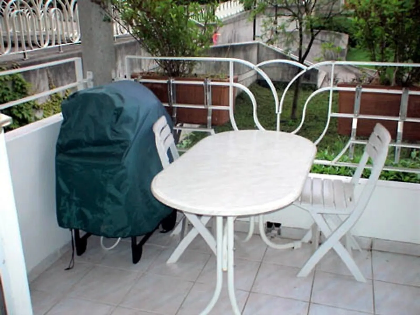 APPARTAMENTO 4½ STANZE A GINEVRA - CHÂTELAINE, ARREDATO - Foto 9 di 10
