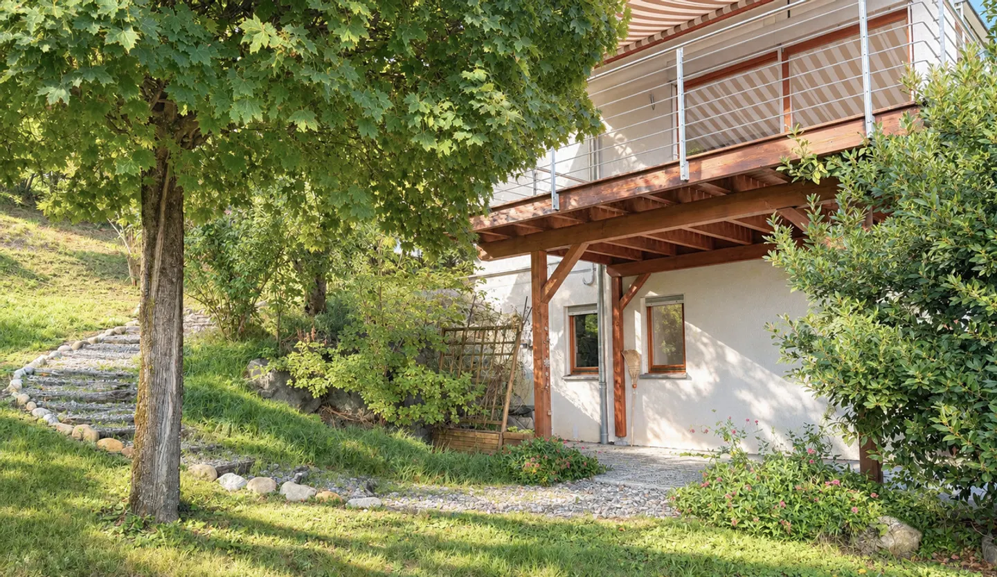 Stunning Villa with Alpine Views - Photo 13 of 17