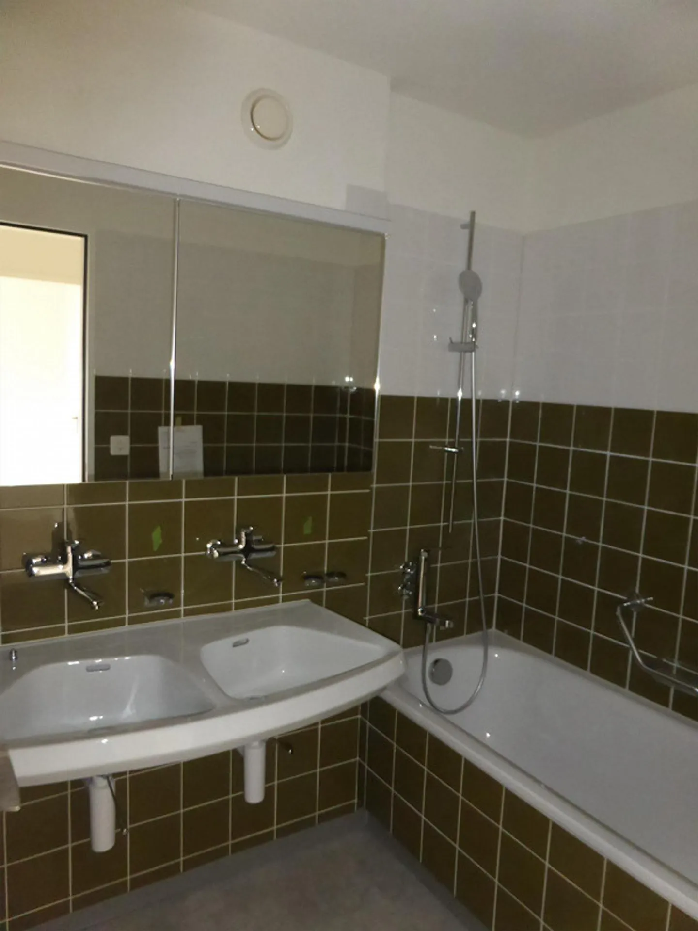 Freshly renovated 3.5-room apartment - Photo 8 of 10