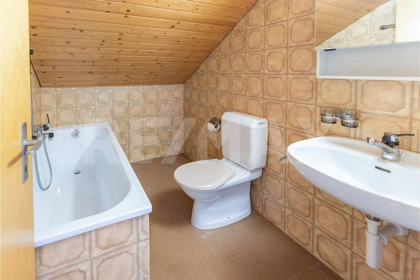 Charmantes 2-Familienhaus mit historischem Charakter, 6484 Wassen UR - Foto 10 von 13