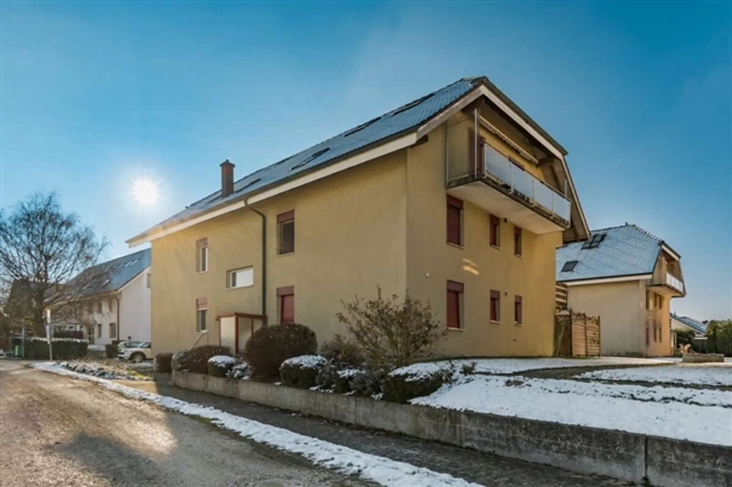 Appartamento luminoso di 4,5 stanze in una posizione tranquilla e centrale a Derendingen! - Foto 4 di 19