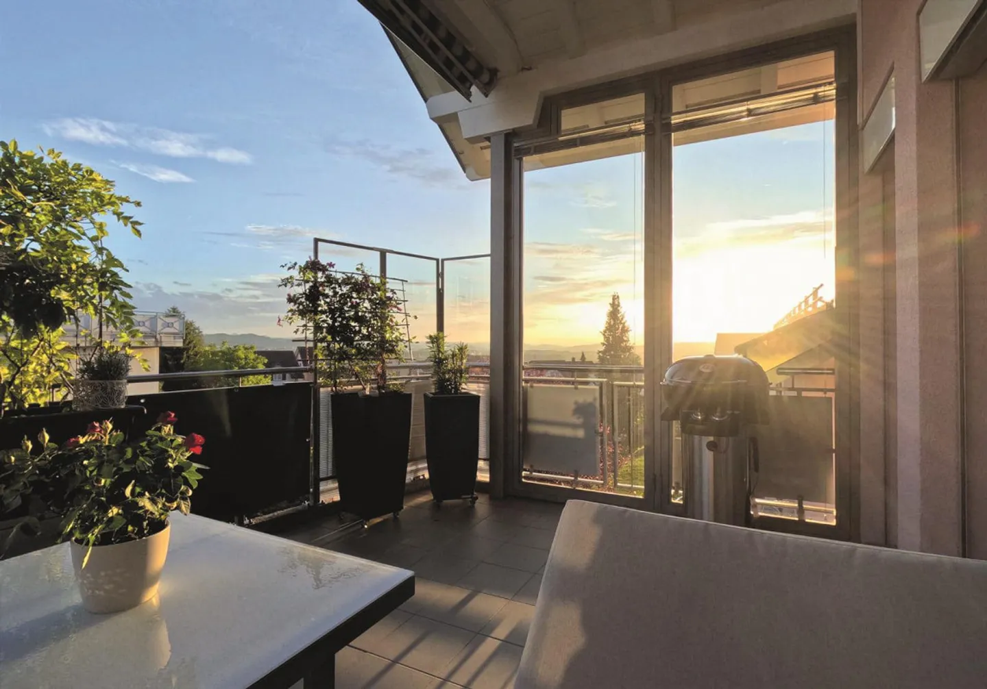 Plenty of space to live. Wonderful view to enjoy. - Photo 1 of 10