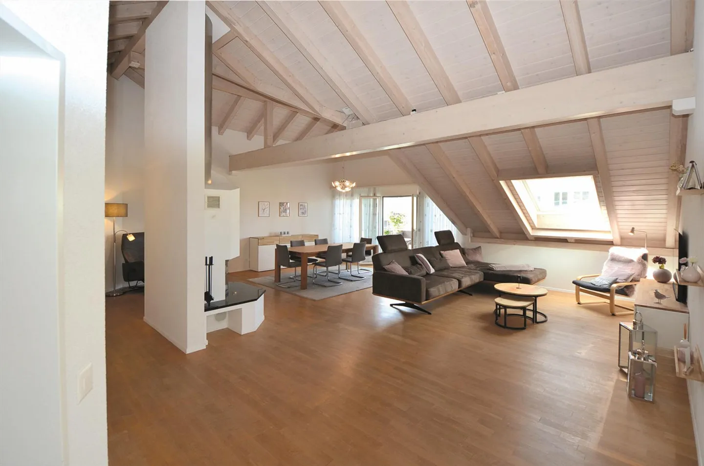 Plenty of space to live. Wonderful view to enjoy. - Photo 2 of 10