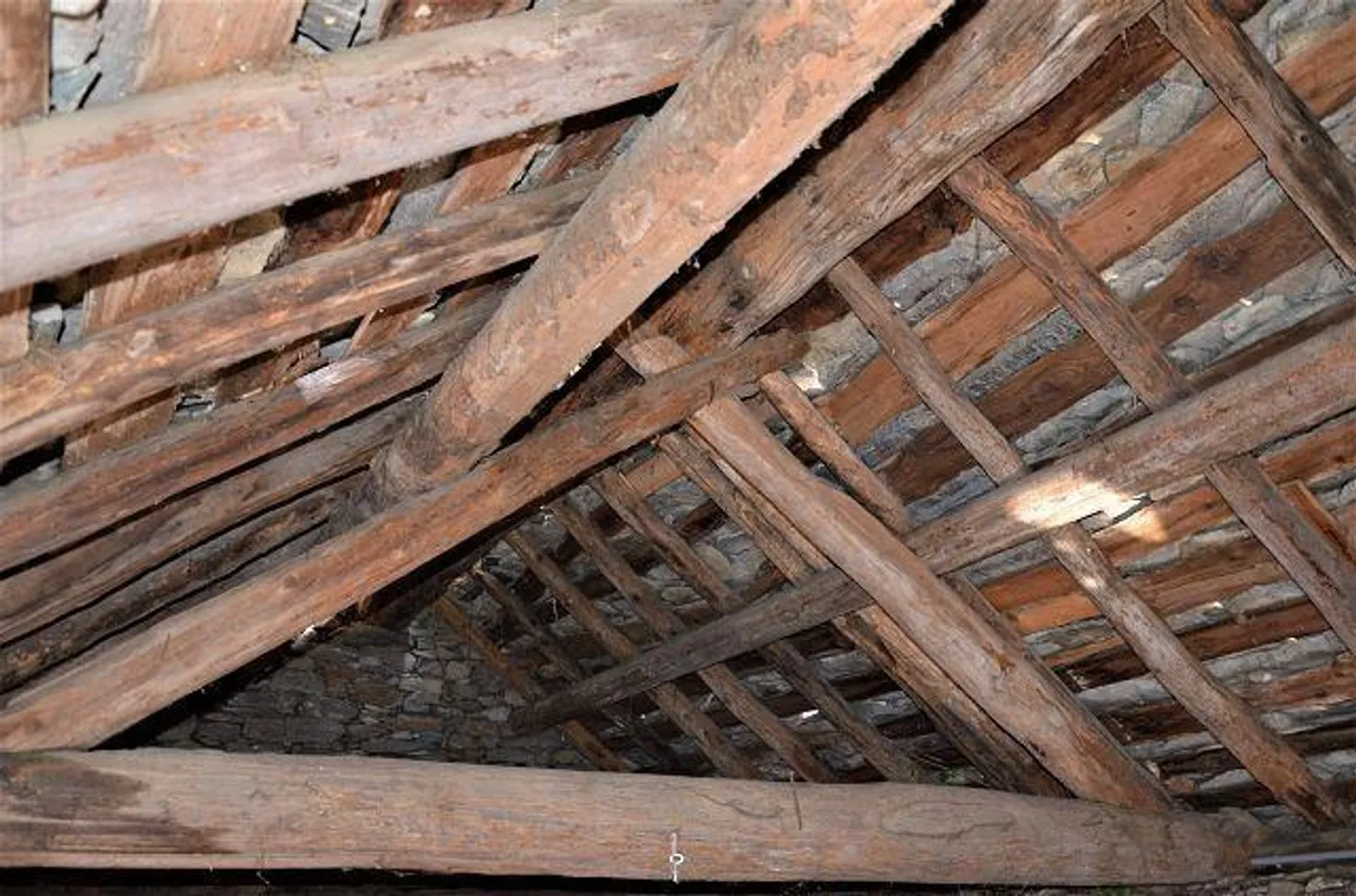 2 bâtiments rustiques à rénover avec projet dans un emplacement ensoleillé - Photo 14 sur 22