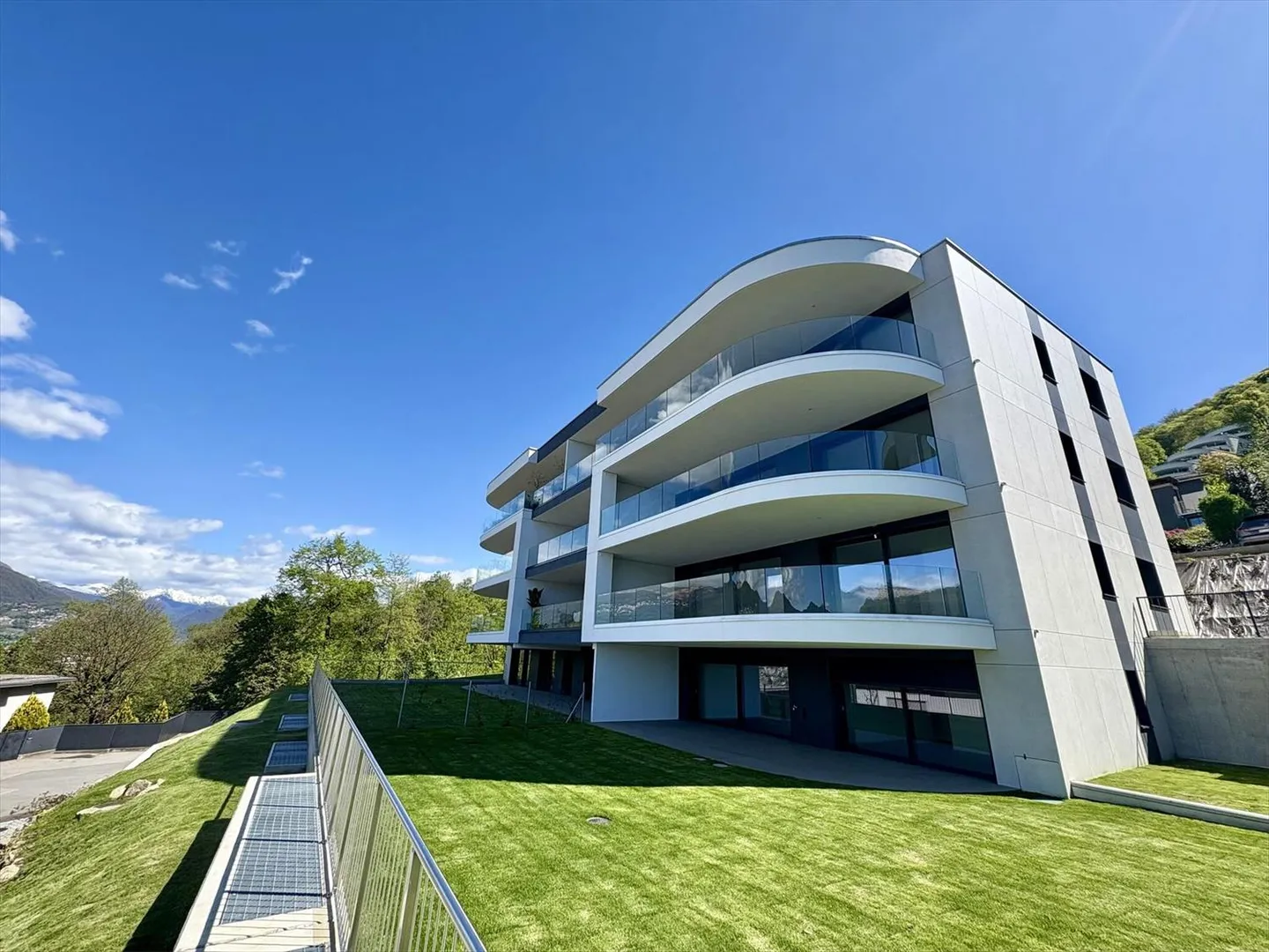 Exklusive T-Lake Residenz - Panoramablick auf den Luganersee - Foto 1 von 13