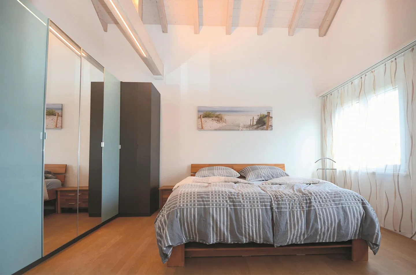 Plenty of space to live. Wonderful view to enjoy. - Photo 6 of 10