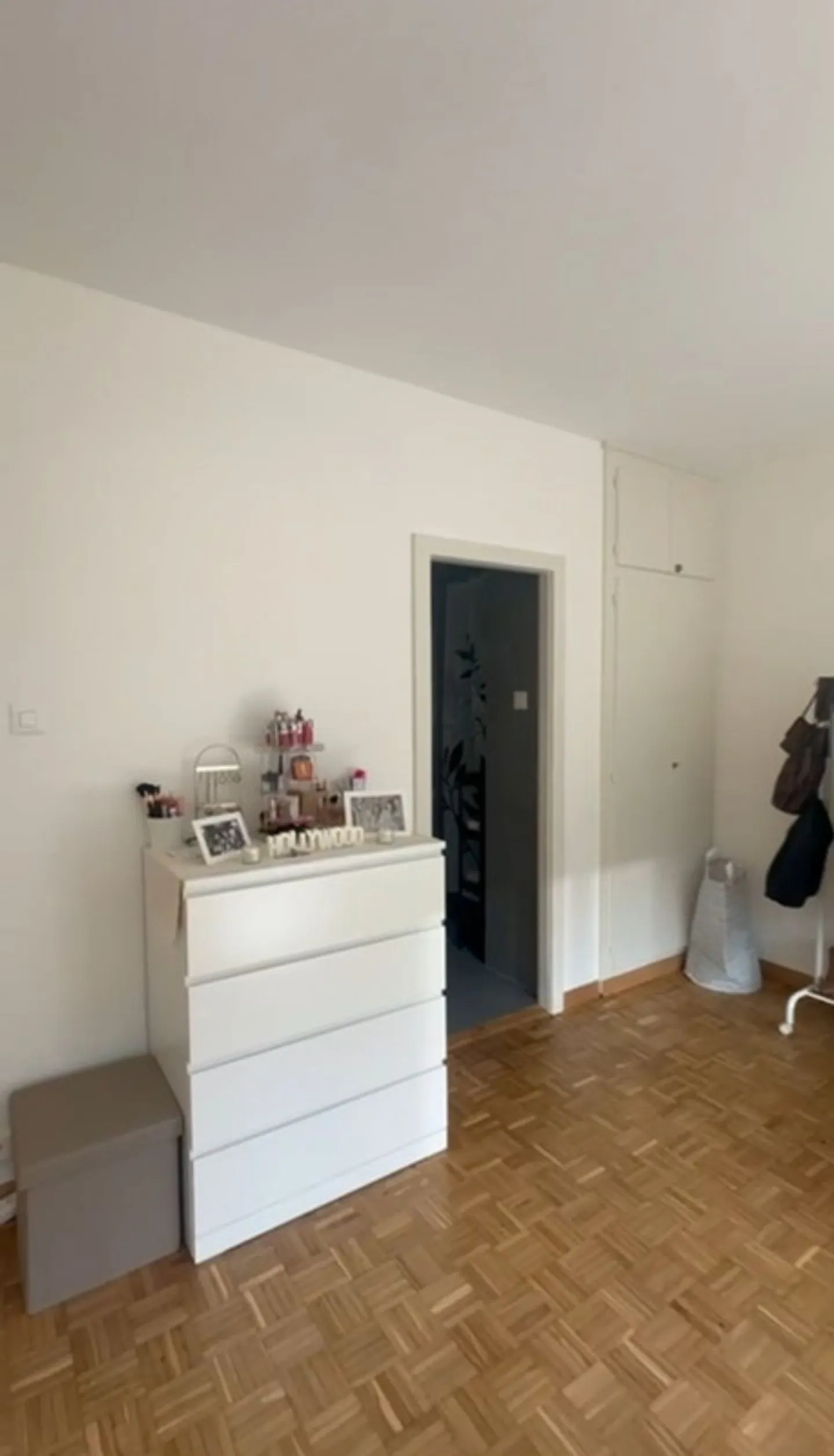 Studio located in Charmilles - Photo 2 of 4