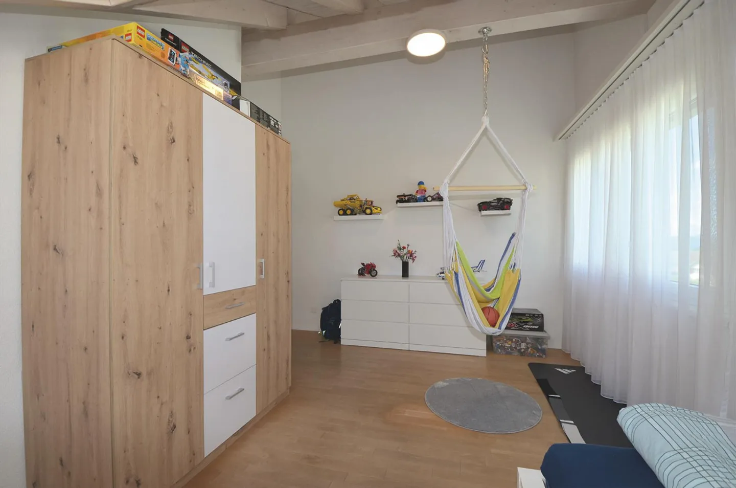 Plenty of space to live. Wonderful view to enjoy. - Photo 9 of 10