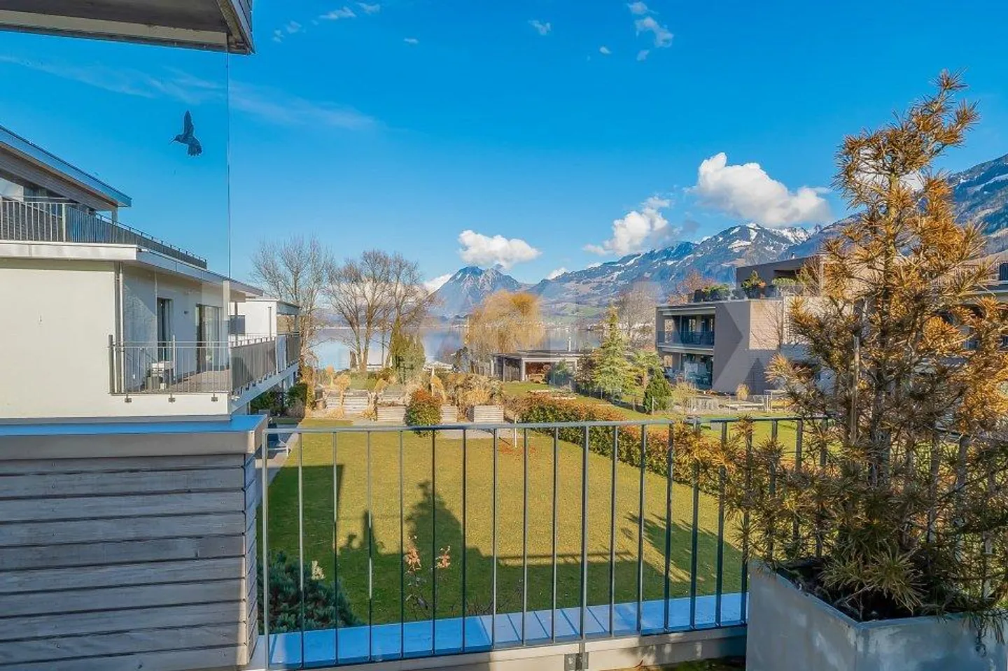 Modernes Einfamilienhaus mit Seezugang - Foto 5 von 13